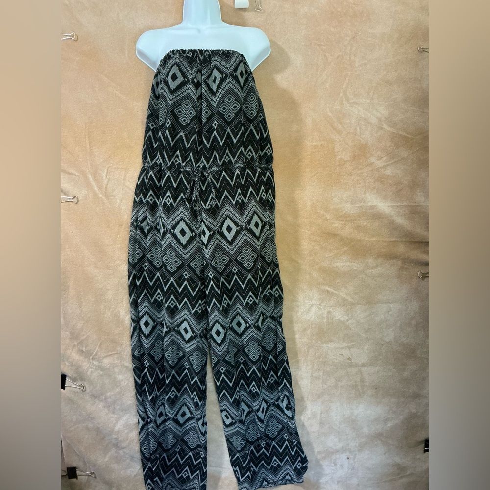 Feathers‎ Black and Gray Geometric Jumpsuit- large